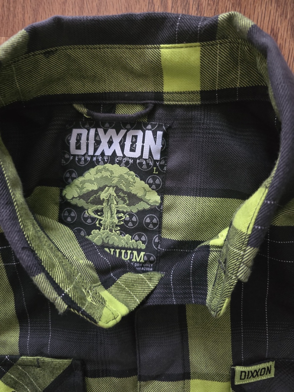 Men’s Size Large Dixxon Flannel Shirt. Dixxon Button Up Shirt. Like New Shirt - Picture 8 of 9
